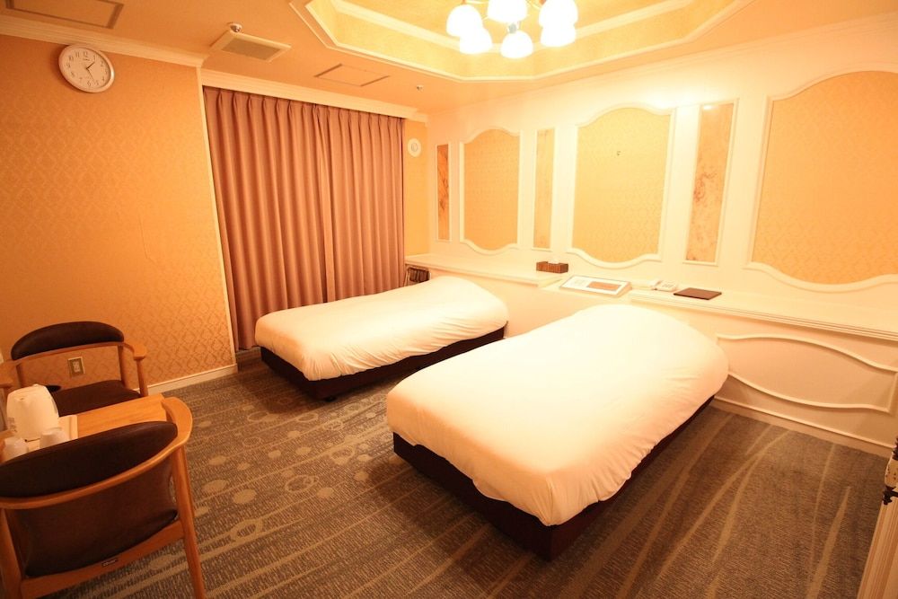 undefined Royal Hotel Shinokubo 2