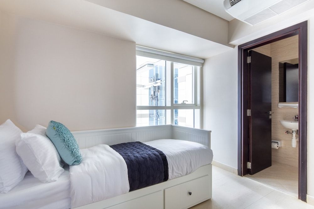 undefined Rich & Vibrant 2BR With Study in Downtown Dubai 9