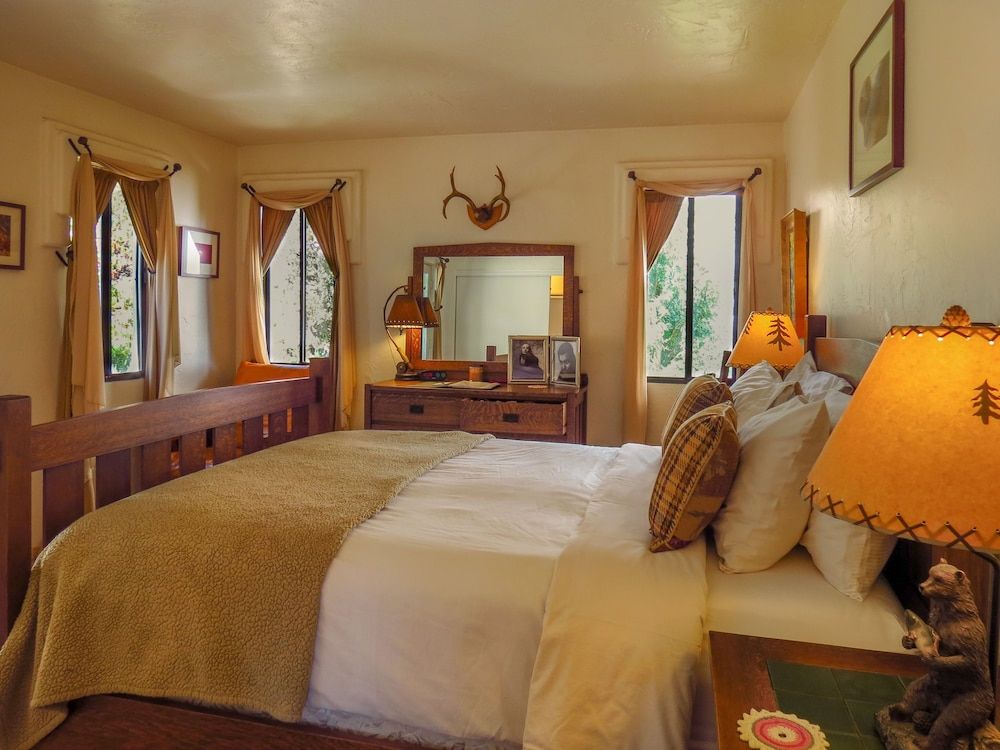 Room (Four-Poster Queen with Patio)