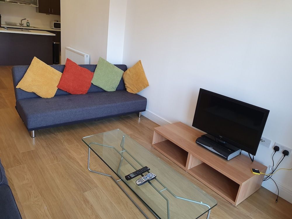 AMAZING 2 BEDS 2 BATHS 10min LDN BRIDGE Apartment 11