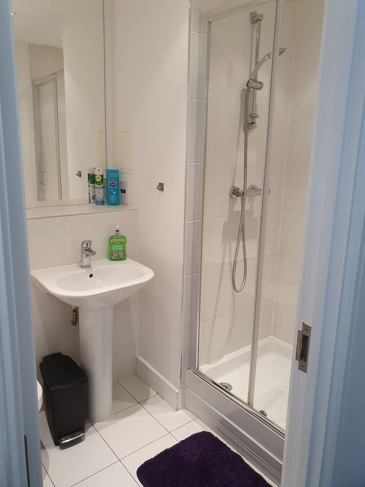 AMAZING 2 BEDS 2 BATHS 10min LDN BRIDGE Apartment 15