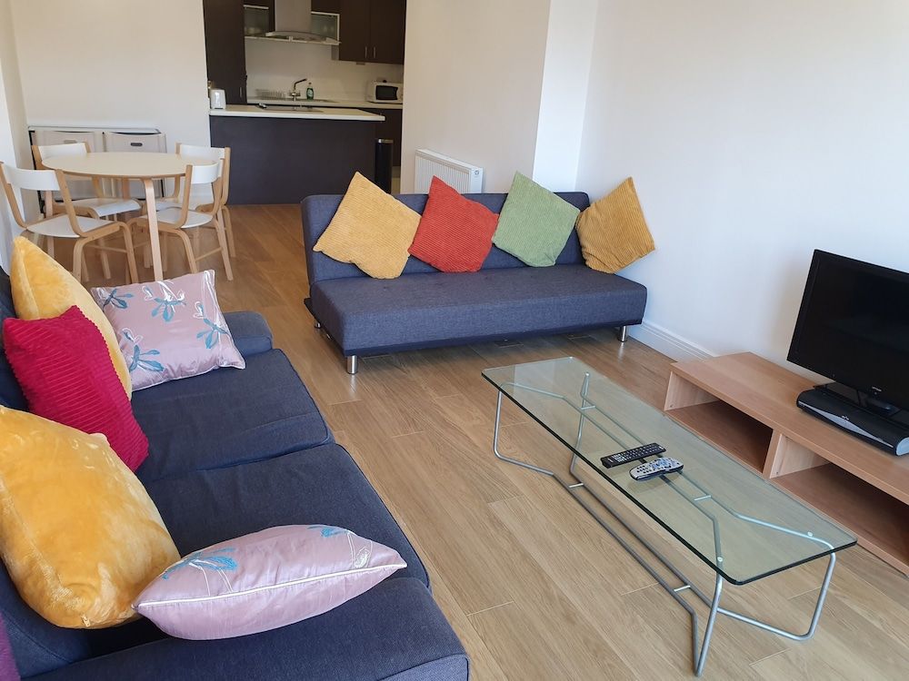 AMAZING 2 BEDS 2 BATHS 10min LDN BRIDGE Apartment 12