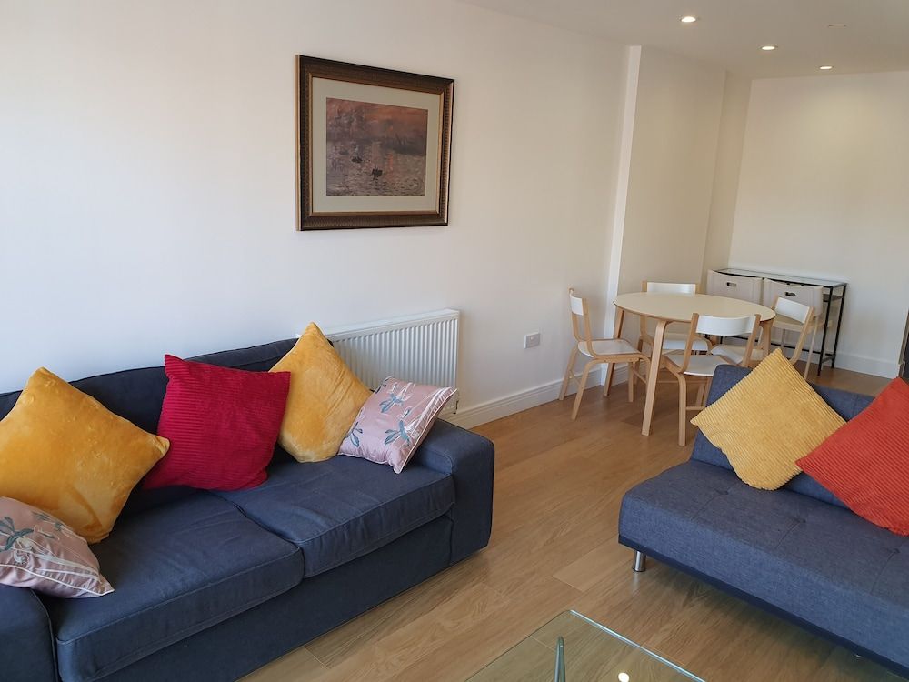 AMAZING 2 BEDS 2 BATHS 10min LDN BRIDGE Apartment 13