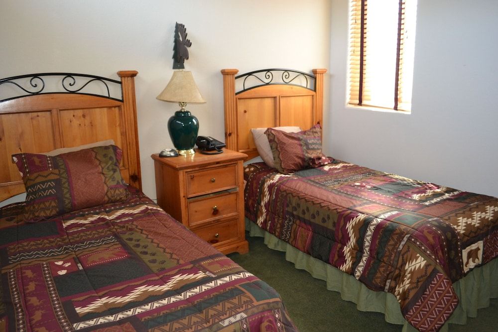 Eagle Fire Lodge & Cabins Premium Suite, Ensuite (2 Bedroom Deer Suite) No Pets 2