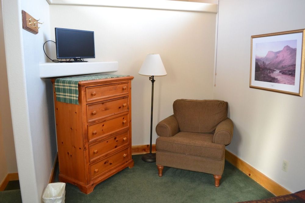 Eagle Fire Lodge & Cabins Premium Suite, Ensuite (2 Bedroom Deer Suite) No Pets 4