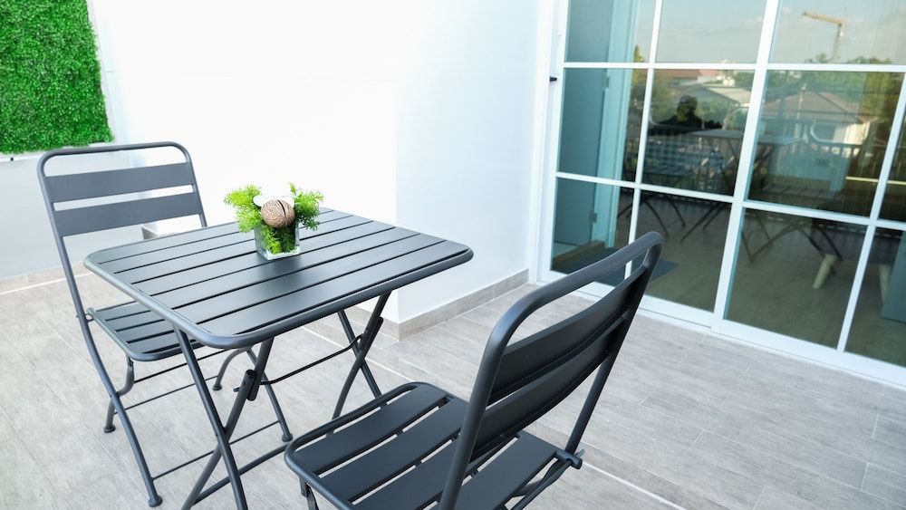 The Square 101 Deluxe Room 2