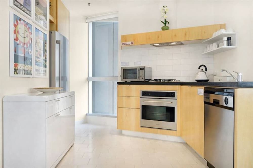 undefined StayCentral - Melbourne Central 4