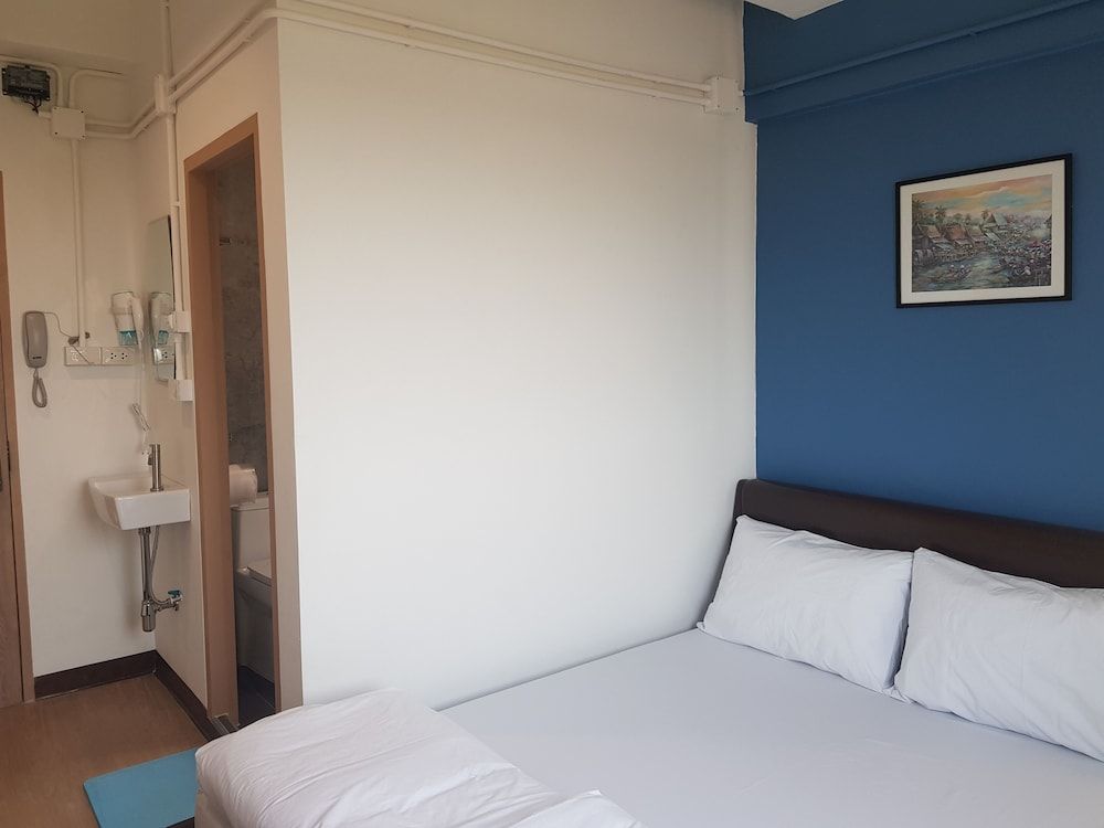 undefined Sleep To Fly Hotel & Hostel 4