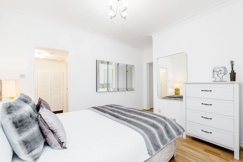 undefined Earls Court Road Apartments 4