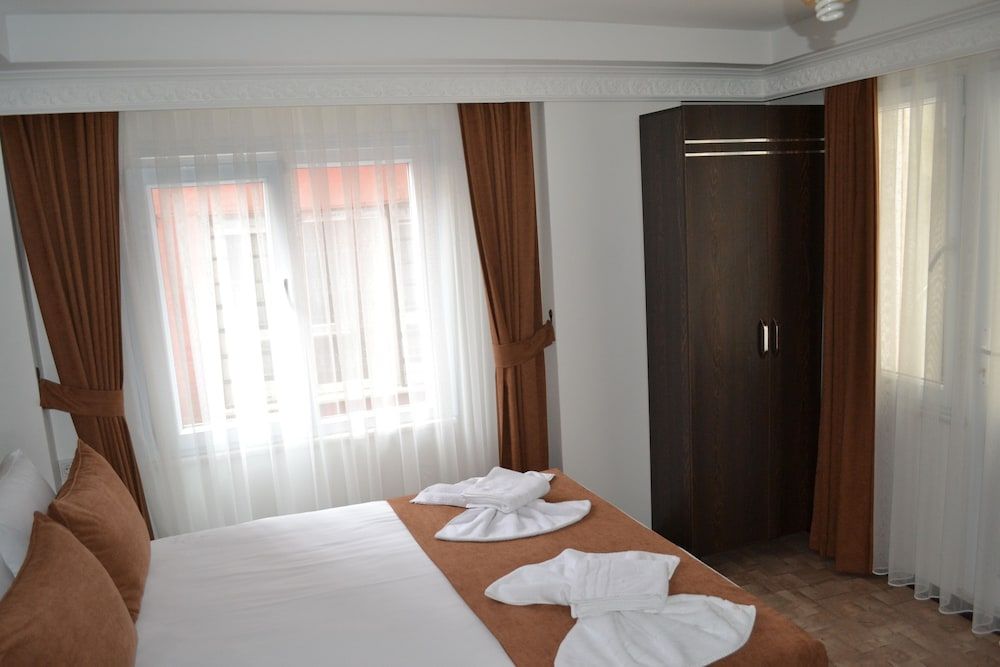 undefined Global 2022 Hotel 6