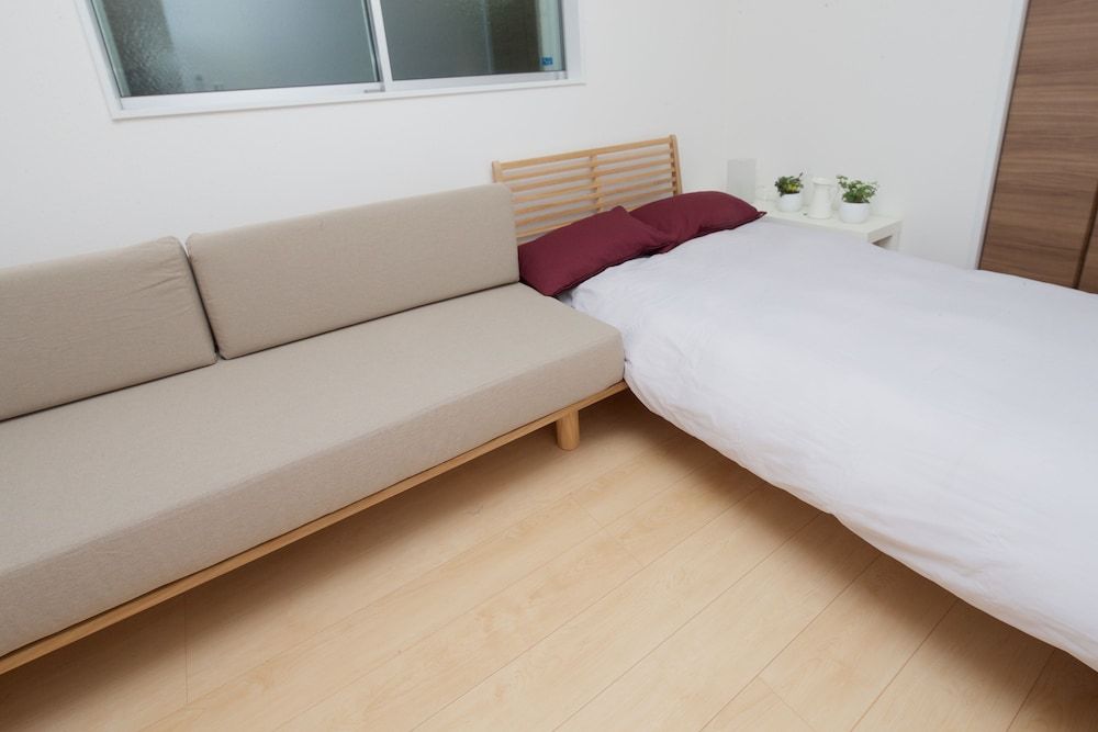 Nishi-Sugamo Guest House. 2min to Nishi-Sugamo Sta. 13min to Ikebukuro Sta. Private Vacation Home 15