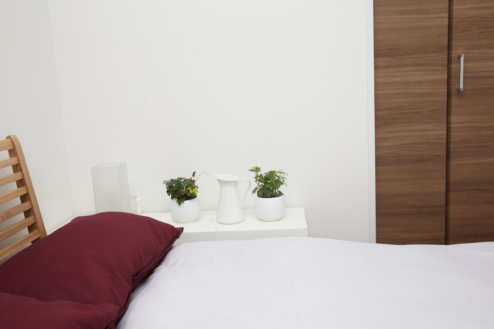 Nishi-Sugamo Guest House. 2min to Nishi-Sugamo Sta. 13min to Ikebukuro Sta. Private Vacation Home 14