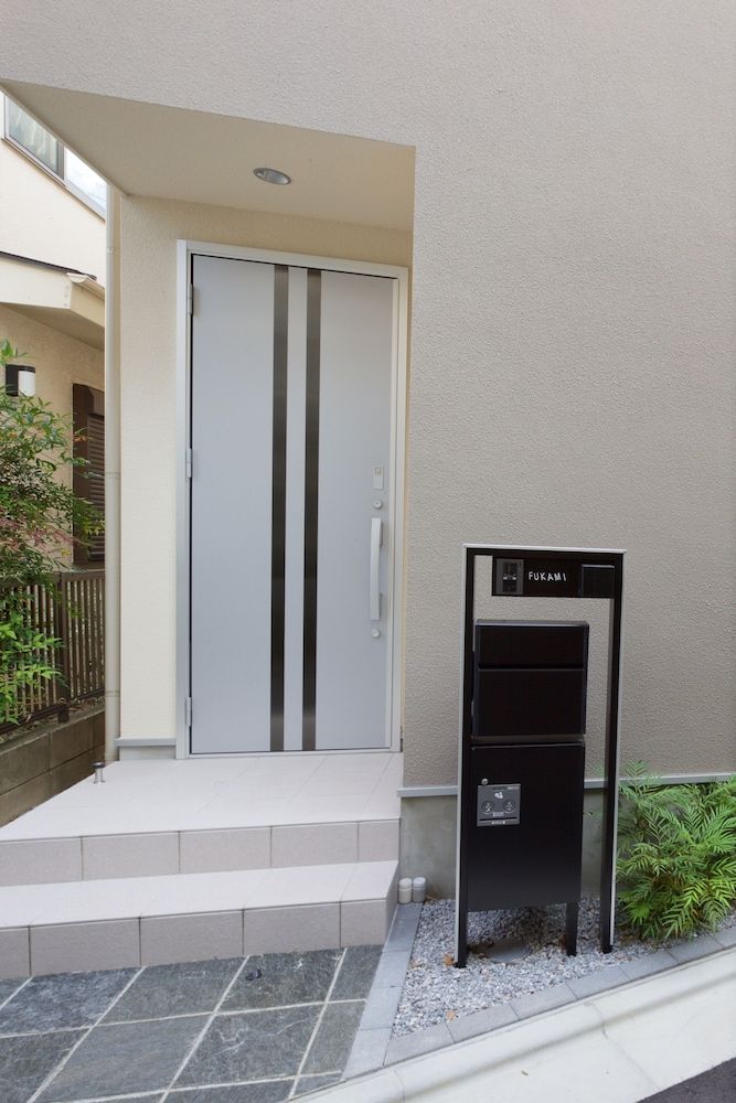 undefined Nishi-Sugamo Guest House. 2min to Nishi-Sugamo Sta. 13min to Ikebukuro Sta. 4