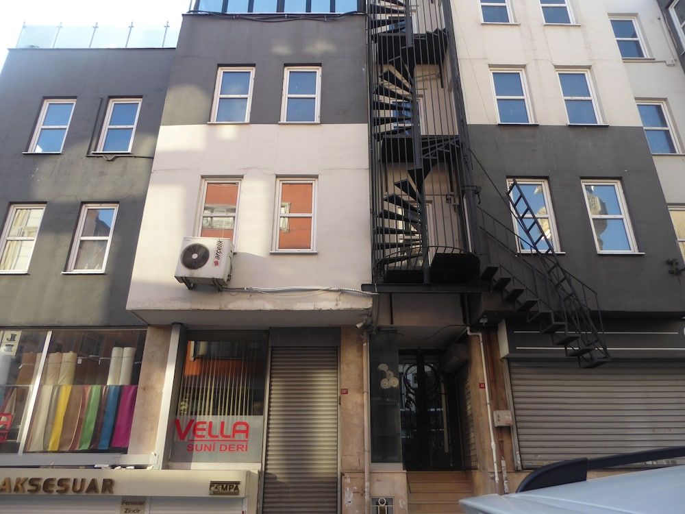 undefined Renzo Hotel 6