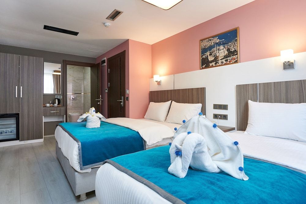 undefined Renzo Hotel 3