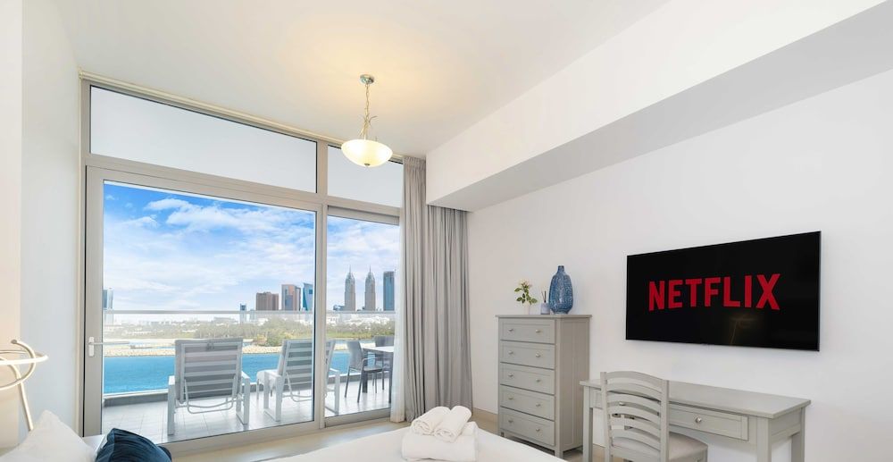 LUX Opulent Island Suite View 7 Deluxe Apartment 2