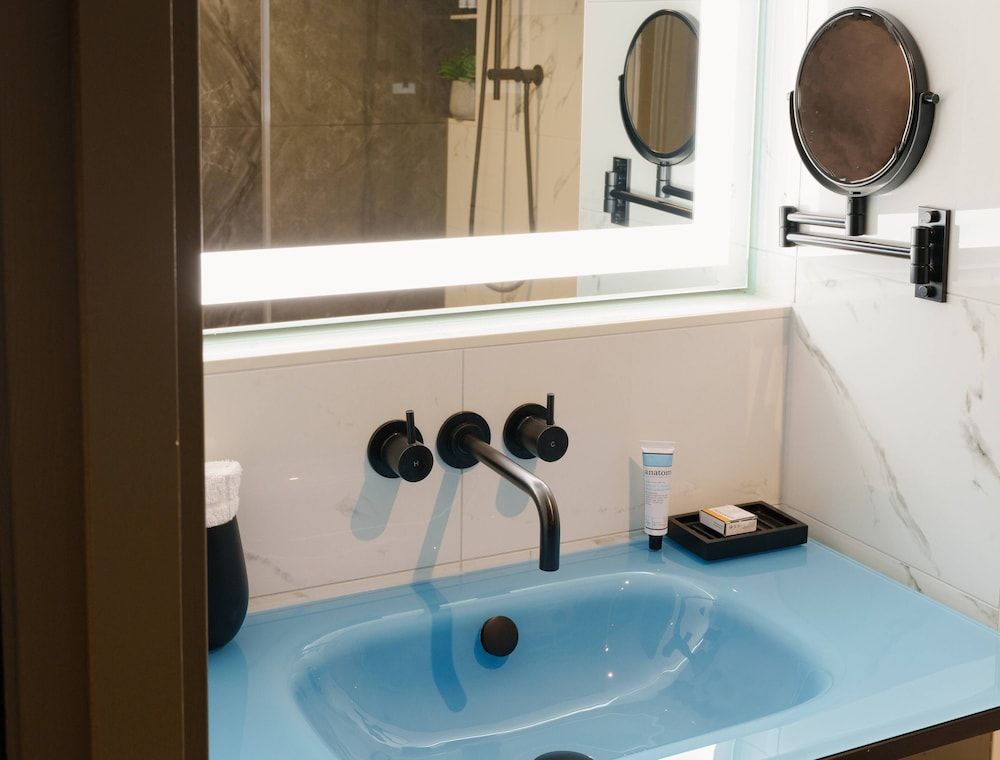 Middle Eight - Covent Garden - Preferred Hotels and Resorts Classic Room 7