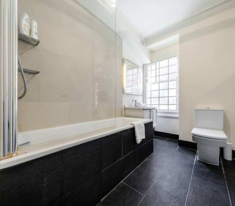 undefined Cosy 2 Bedroom Apartment in Bayswater 10