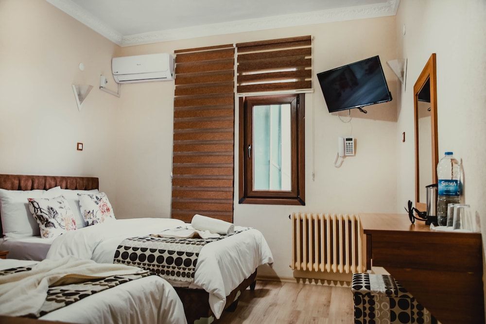 undefined Biter Hotel 4