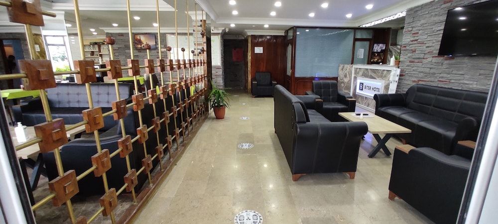 undefined Biter Hotel