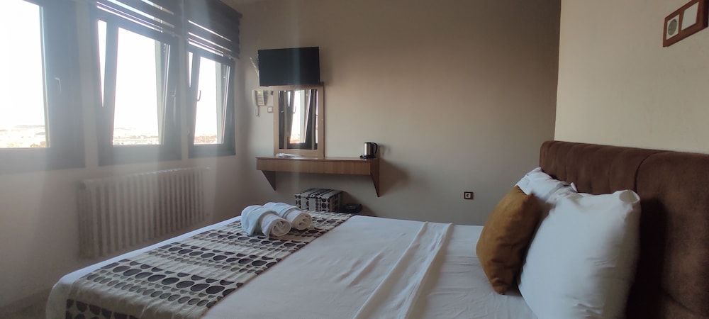 undefined Biter Hotel 9