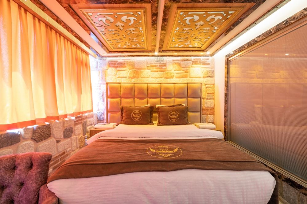 undefined Holiday Business Otel 2