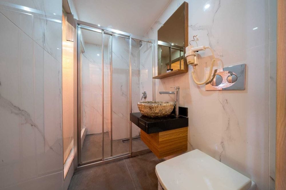 undefined Holiday Business Otel