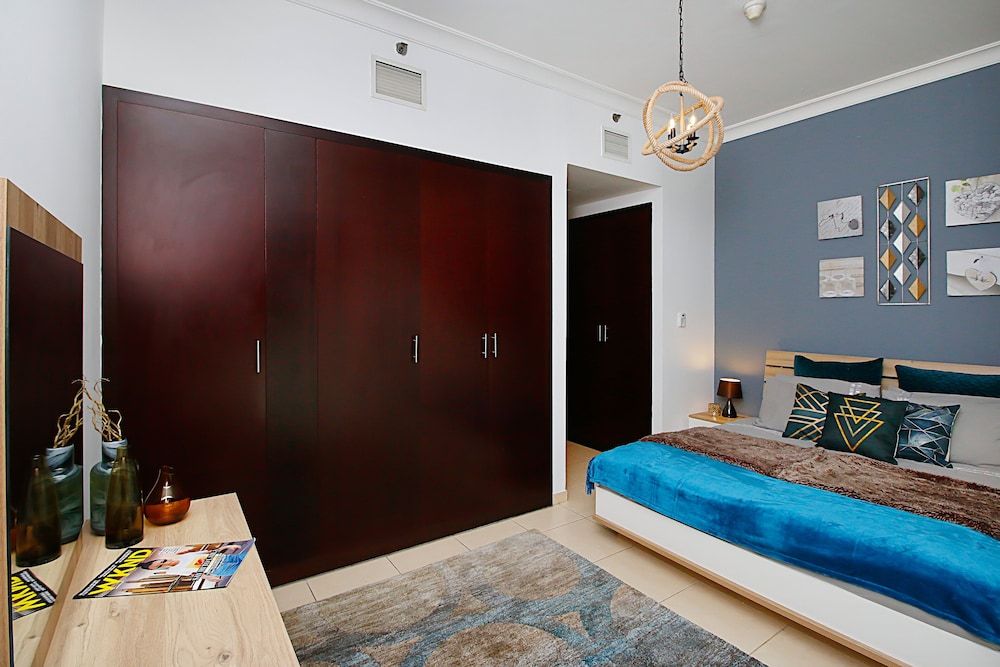 undefined R&H Jewels 5