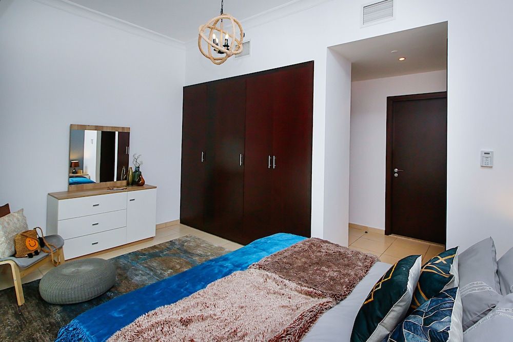 undefined R&H Jewels 6