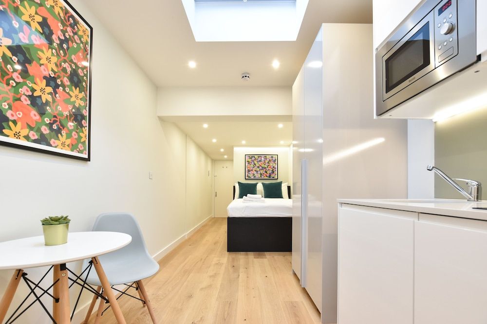 StayPrime Earls Court Serviced Apartments Lower Ground Floor Garden View Studio 6