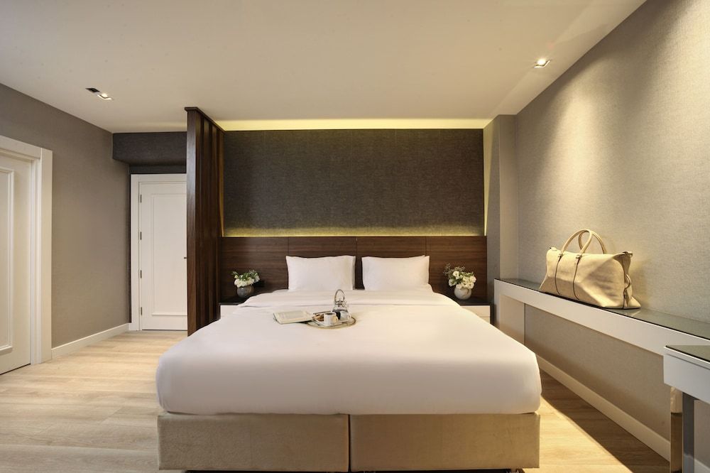 undefined Dora Pera Hotel 5