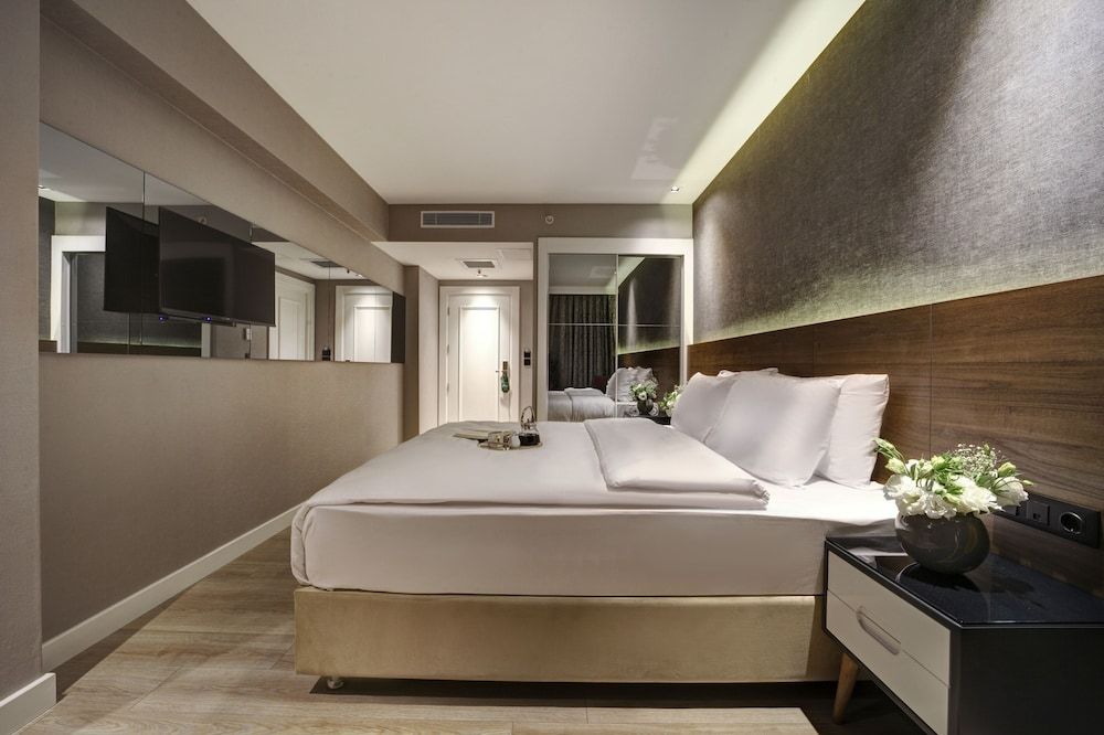 undefined Dora Pera Hotel 8