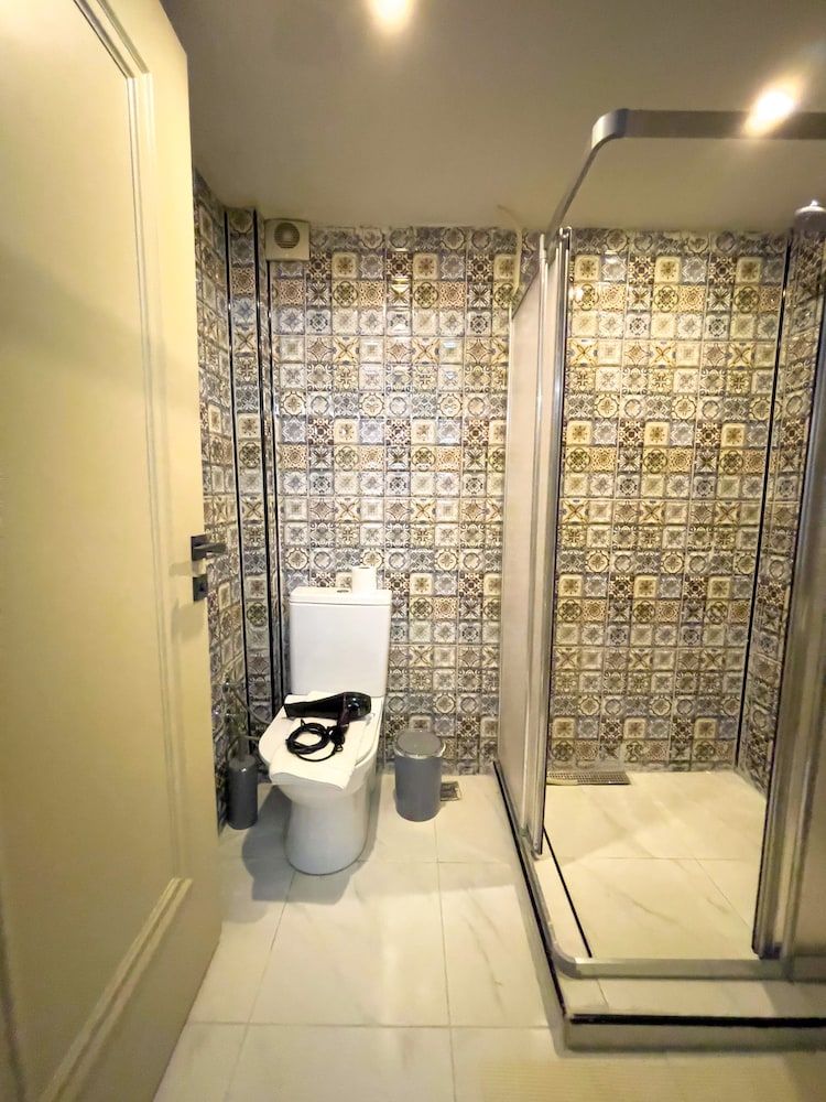 Economy Double Room, 1 Queen Bed