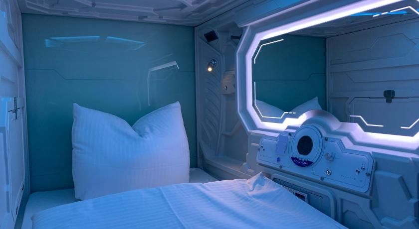 undefined Space Night - Hostel 8
