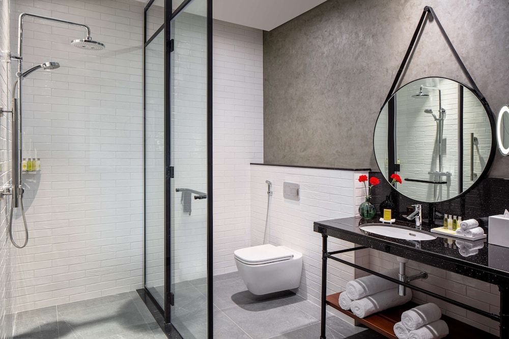DoubleTree by Hilton Dubai M Square Hotel & Residences Twin Guest Room 6