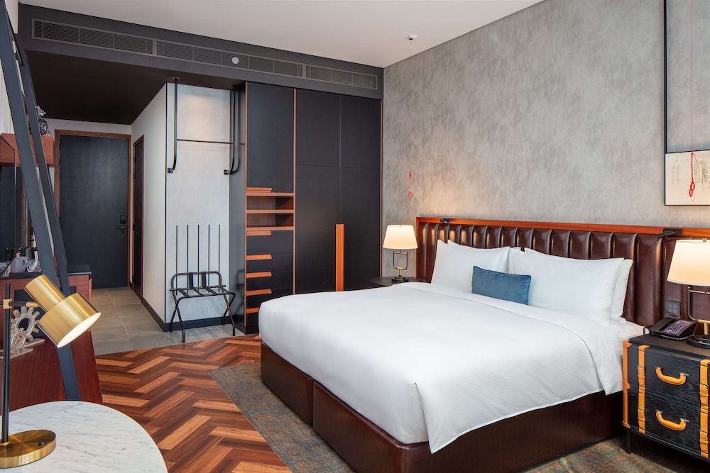 DoubleTree by Hilton Dubai M Square Hotel & Residences King Guest Room