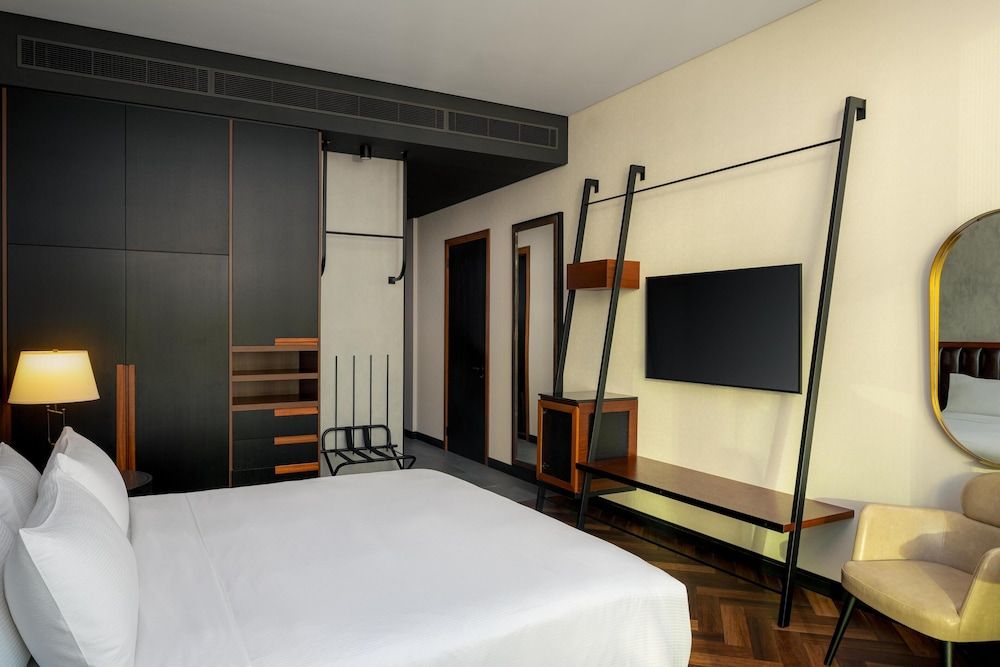 DoubleTree by Hilton Dubai M Square Hotel & Residences King Guest Room 3