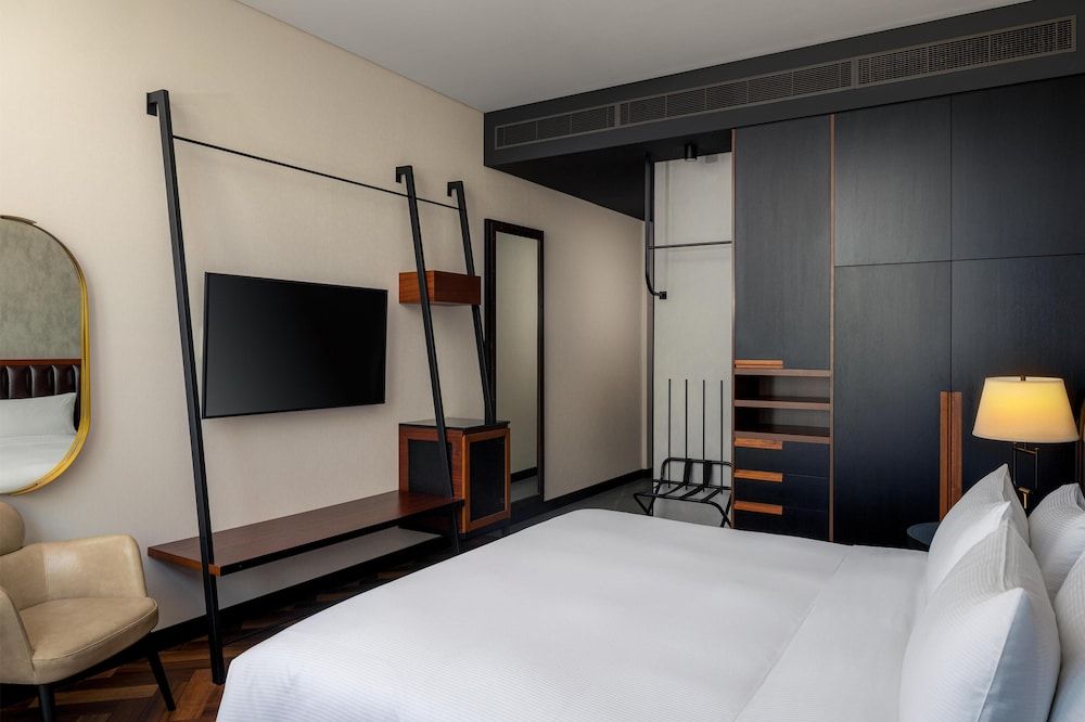 DoubleTree by Hilton Dubai M Square Hotel & Residences King Guest Room 4
