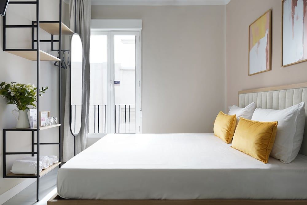 Numa Madrid Script Small Room 11
