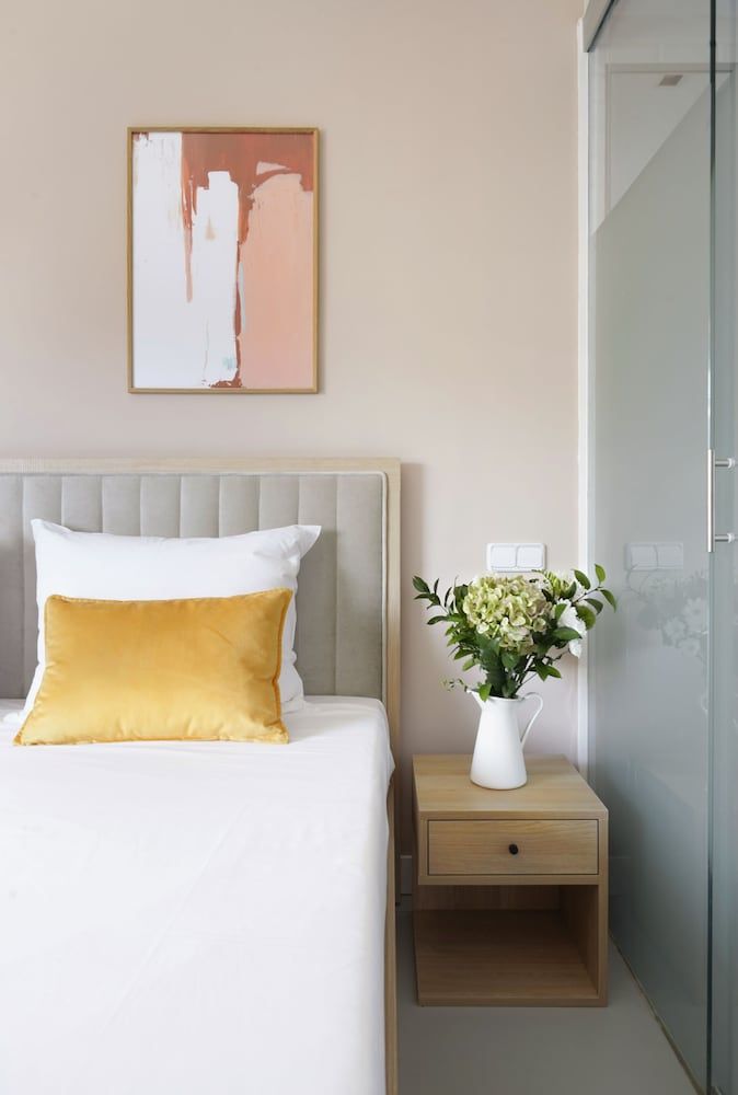 Numa Madrid Script Standard Room 9