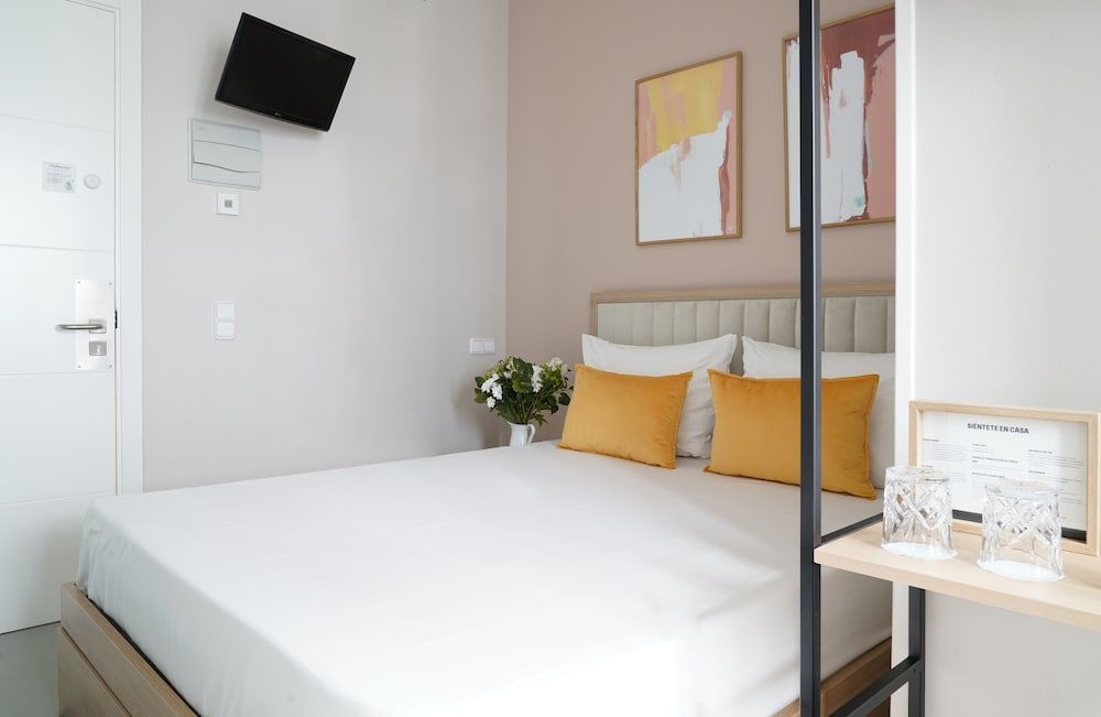 Numa Madrid Script Small Room 8