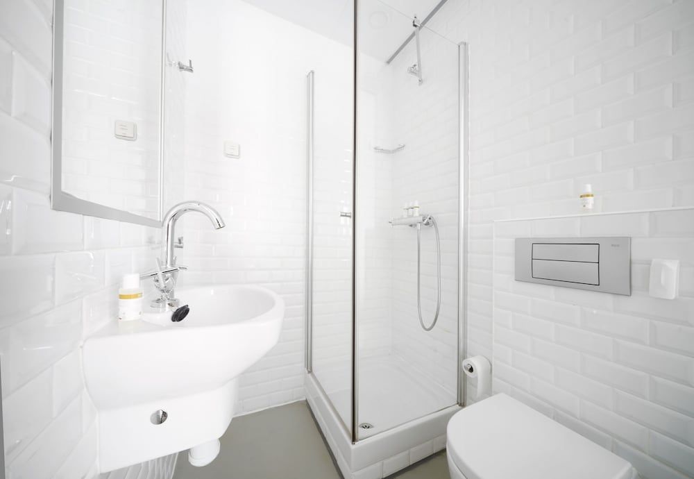 Numa Madrid Script Small Room 14