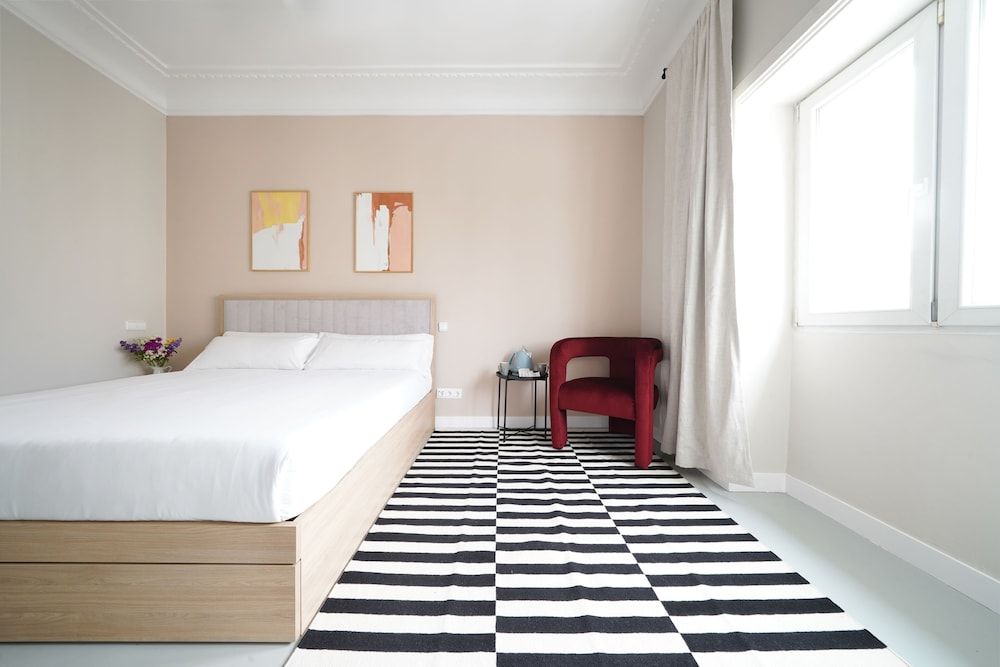 Numa Madrid Script Standard Room 5