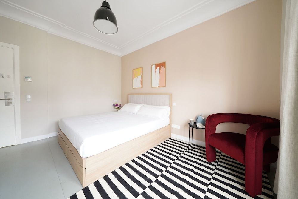 Numa Madrid Script Standard Room 4