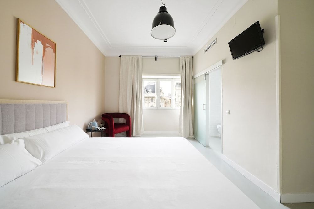 Numa Madrid Script Standard Room 2