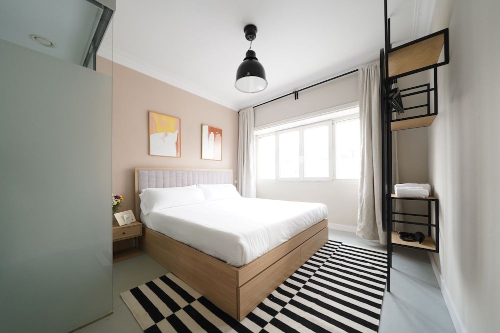 Numa Madrid Script Standard Room 7
