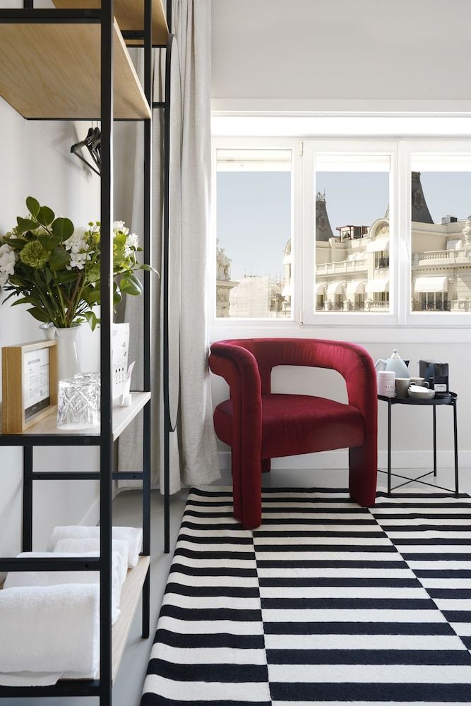 Numa Madrid Script Standard Room 10
