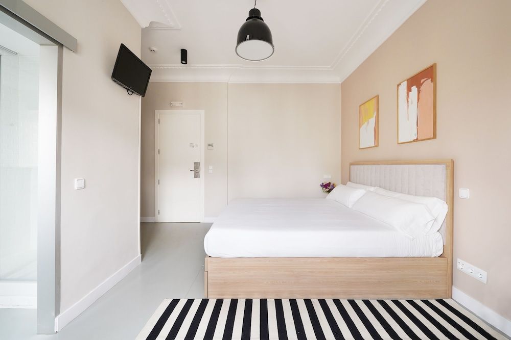 Numa Madrid Script Standard Room