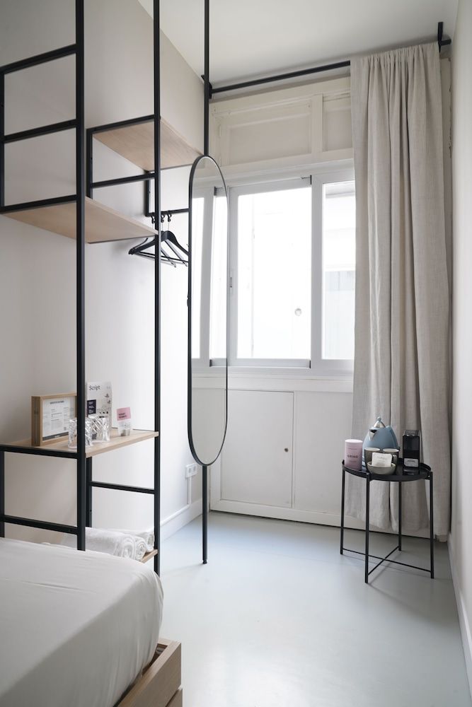 Numa Madrid Script Small Room 21