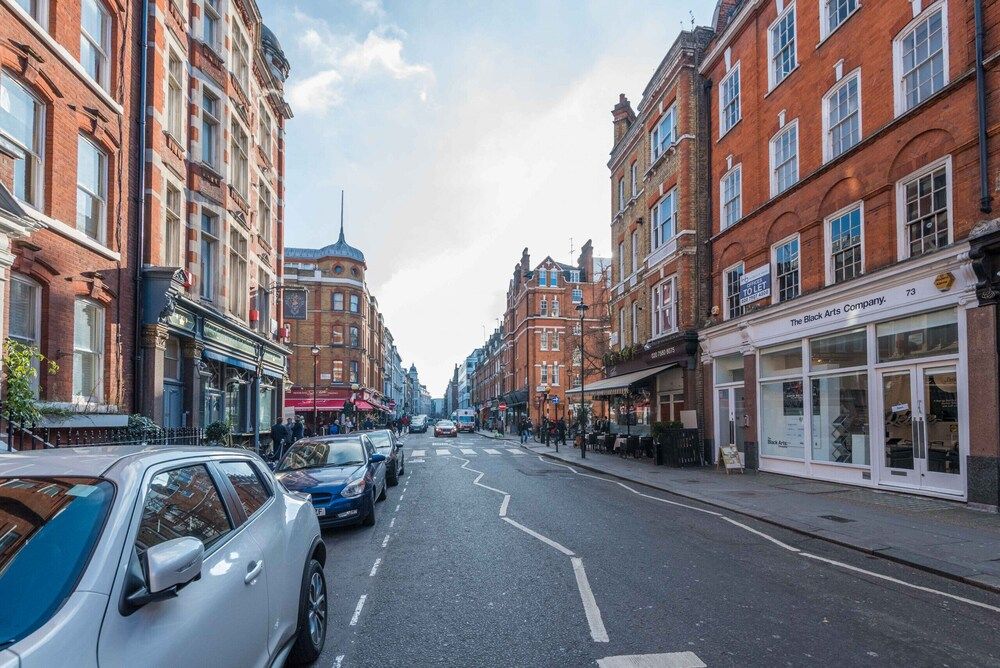 undefined Deluxe Mayfair Home by Marble Arch Station 7